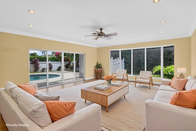 899 Granada Dr