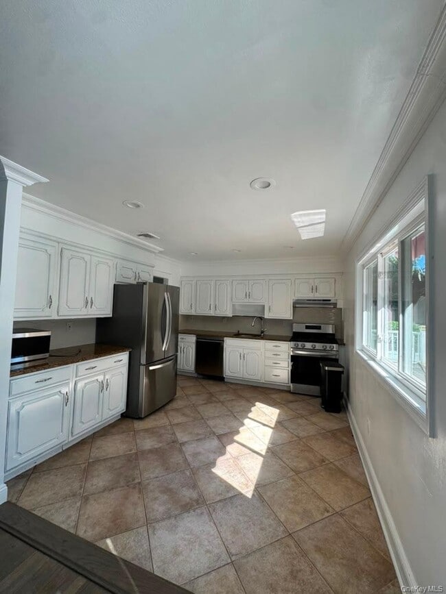 Photo - 10 Dartmouth Dr