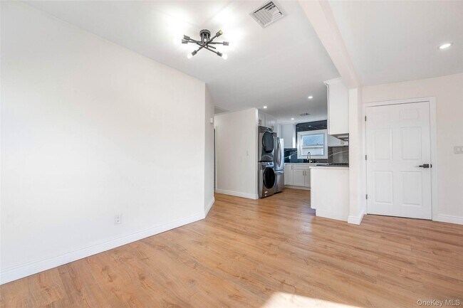 Photo - 50 Mahland Pl Unit 2nd Floor