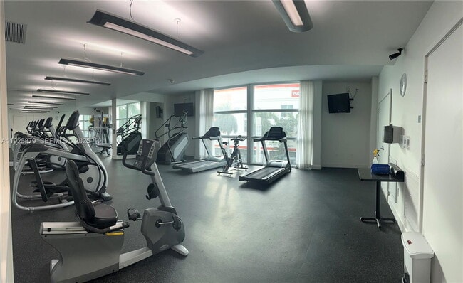 Photo - 350 NE 24th St