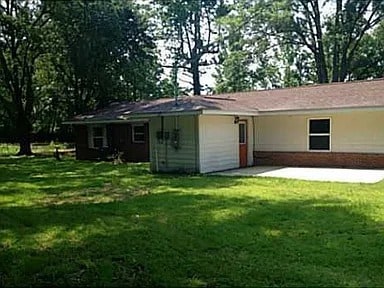 Building Photo - 4124 Tugas St