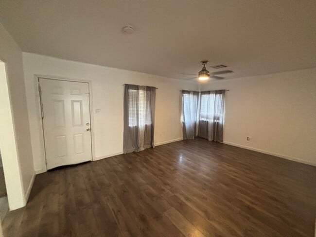 Photo - 320 N Imperial Ave