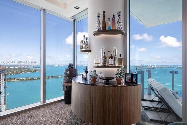 Photo - 700 NE 26th Terrace