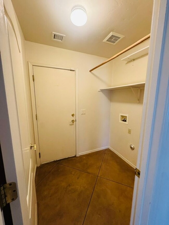 Photo - Oro Valley- 4 bedroom/ 2 bathroom home