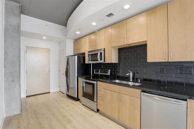 Photo - 155 S Court Ave Unidad 1103