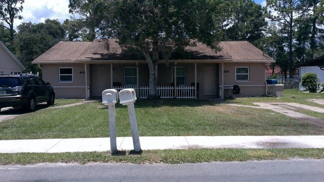 Building Photo - UPDATED TWO BEDROOM ONE BATHROOM , LARGE BACK YARD WITH STORAGE SHED. PET FRIENDLY, INSIDE LAUNDR...