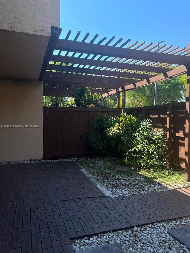 Building Photo - 6455 SW 116th Pl Unit C Rental