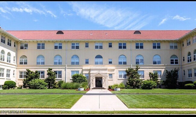 Photo - 1 Roseld Ave Unit B11