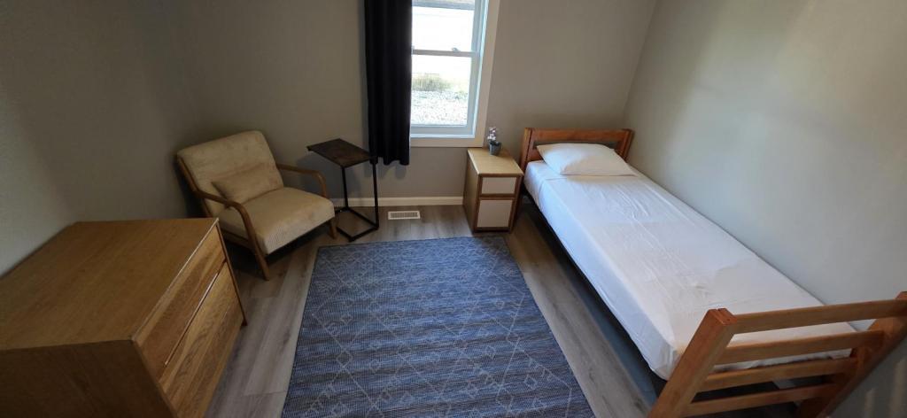 Photo - 2132 Maple St