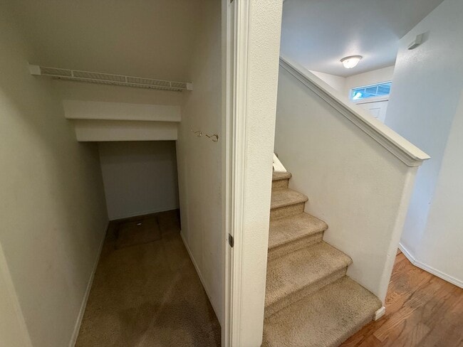 Photo - 3 Bed/2.5 Bath Single Family Home in River Canyon Estates - BRAND NEW CARPET