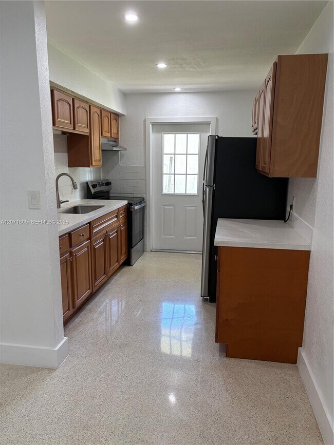 5080 SW 26th Ave Unidad 2