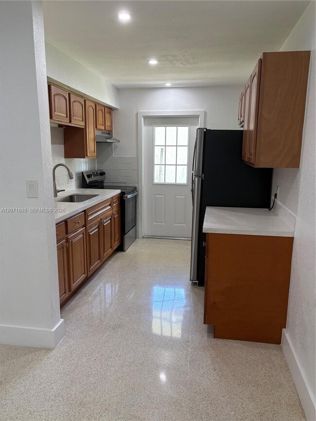 Photo - 5080 SW 26th Ave Unit 2