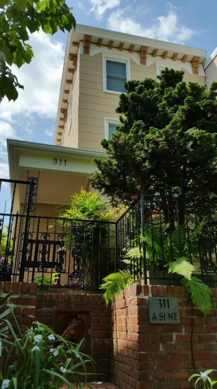Building Photo - 311 A St NE Rental