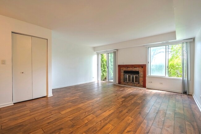 Photo - 514 E Windgate Ct
