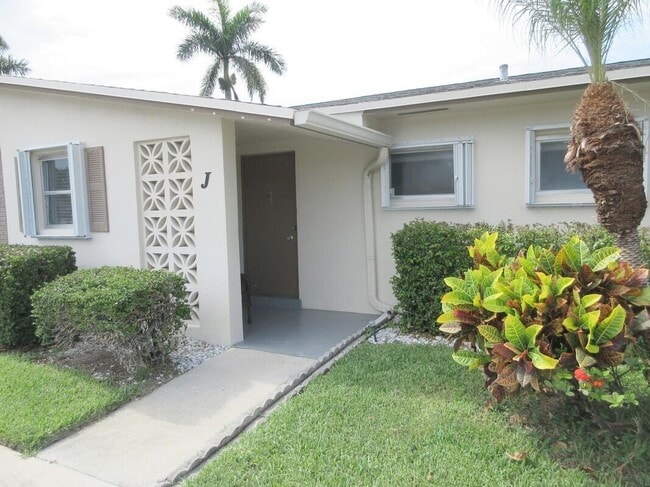 Building Photo - 2572 Emory Dr W