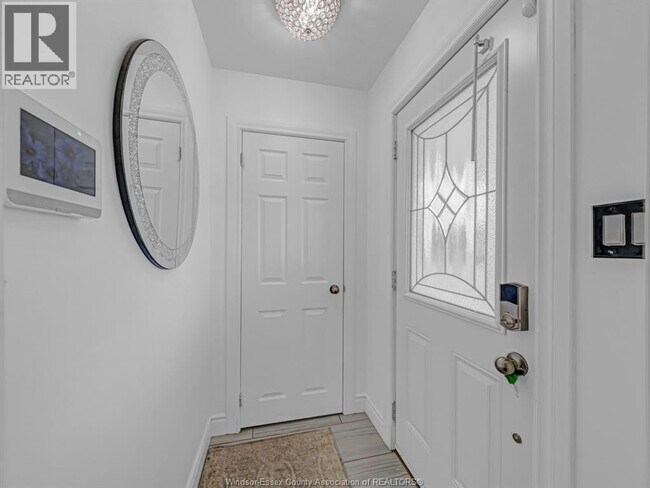 Photo - 1596 Olive Rd