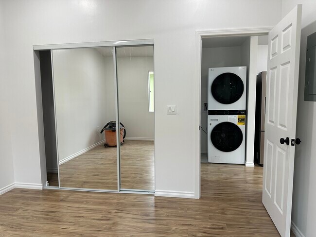 Photo - 4251 Governor Dr