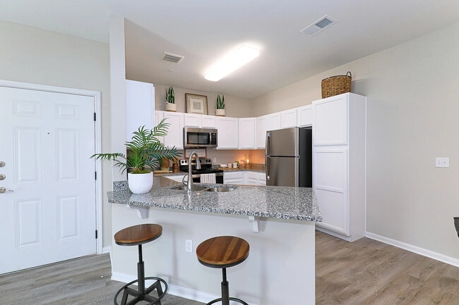 Building Photo - Hard to Beat, Easy to Love Unit LAL1