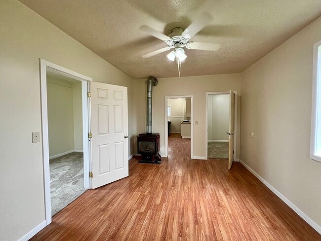 Photo - Cozy 2 Bedroom in Ferndale!