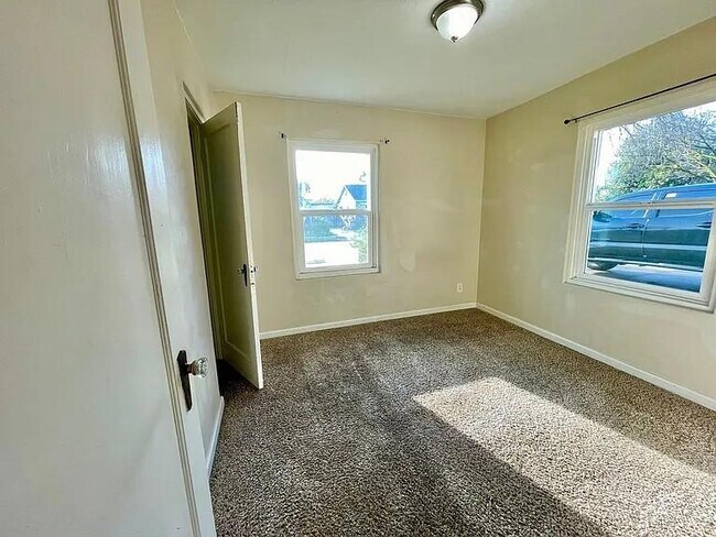 Photo - 2137 Raymond Ave