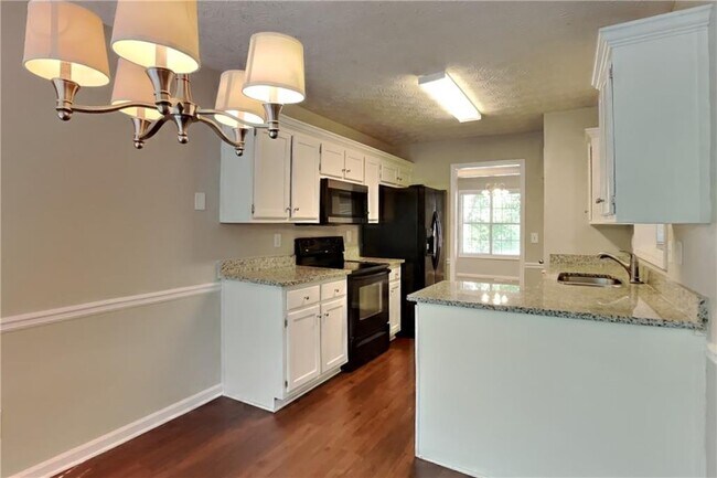 Photo - 3945 Piper Glen Dr NE