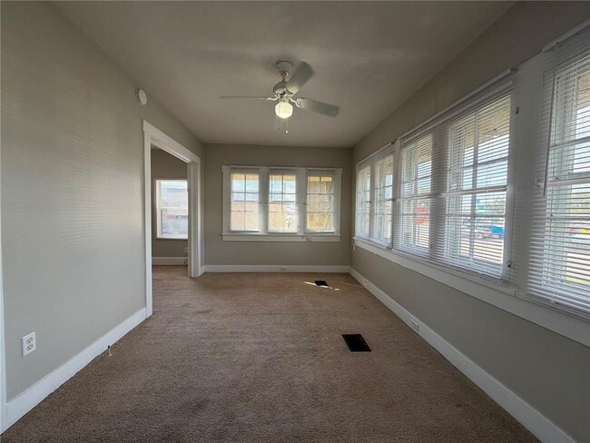 Photo - 18 E Golf Links Ave