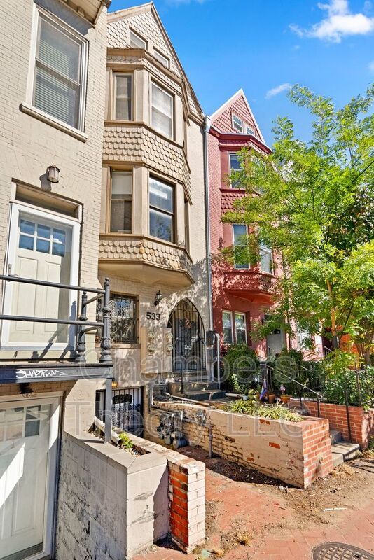 Photo - 533 Florida Ave NW Unidad #1