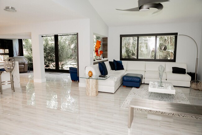 Photo - 5700 Coach House Cir