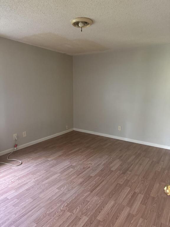 Photo - 2030 Ridgeview Dr NW