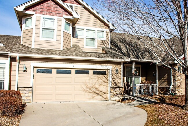 Meticulously maintained townhome on August... - Meticulously maintained townhome on August...