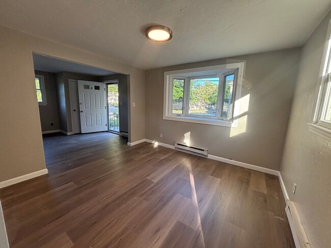 Photo - 162 Essex St