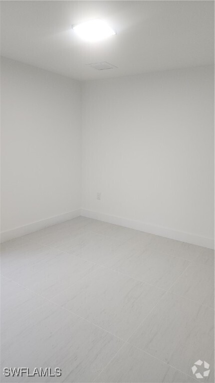 Building Photo - 1215 Bayou St Rental