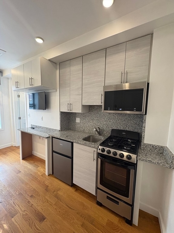 Building Photo - 16 5th St Unit 4