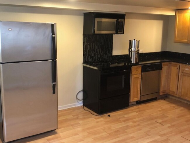 2 bedroom 2 bathroom unit with washer dryer - 2 bedroom 2 bathroom unit with washer dryer Condominio