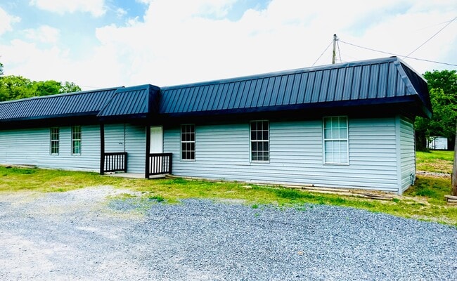 Building Photo - 2032 Mill Creek Rd SW