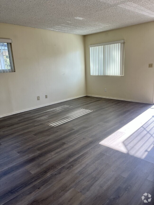 Building Photo - Cozy 2 bedroom / 1 bathroom in Port Hueneme Rental