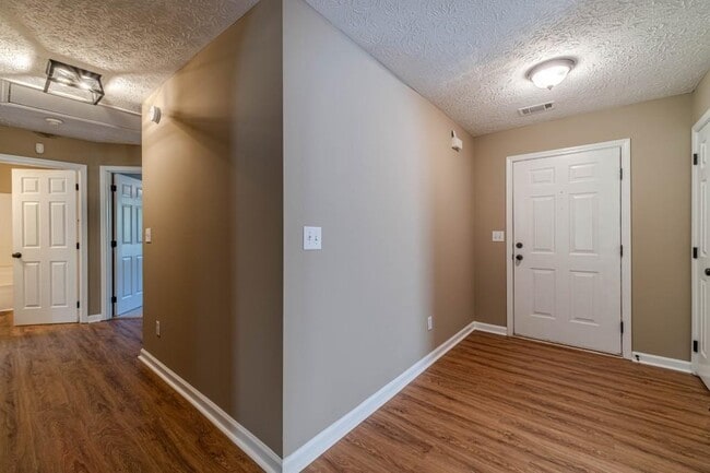 Photo - 701 Woodland Ridge Dr