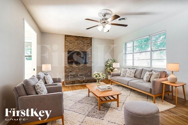 Photo - 5562 Hood St