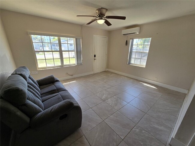 Photo - 1293 NE 110th St Unit B