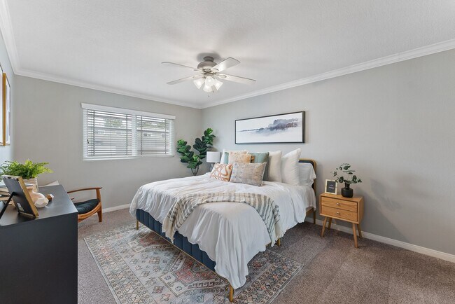 Summer Crest Apartments
