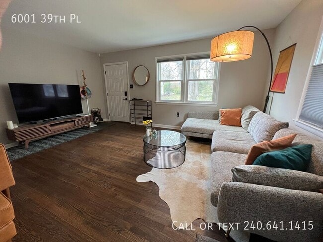 Photo - 6001 39th Pl