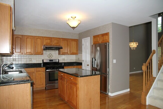 Photo - 2723 Whitehall Ln