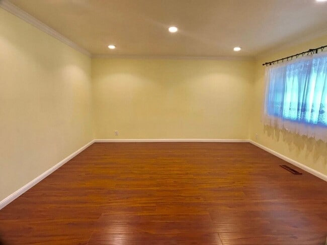 Photo - 2803 Dowe Ave
