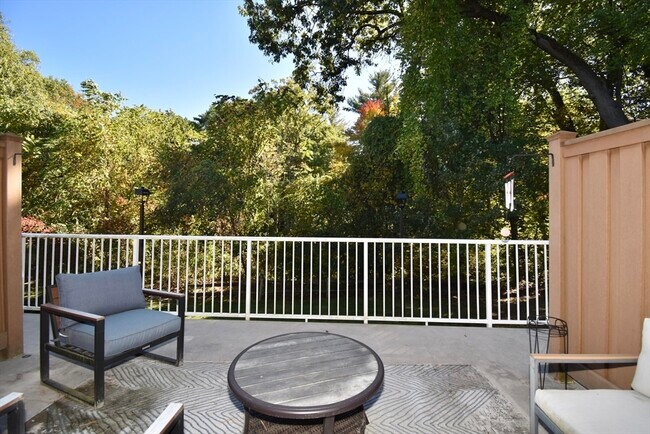 Photo - 15 Yorktown Dr