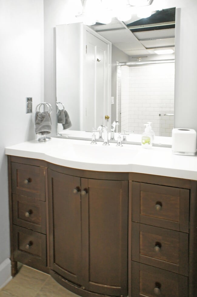 Photo - 230 E 9th St