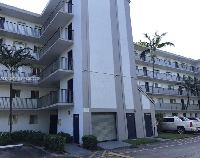Building Photo - 8610 N Sherman Cir Unit 407