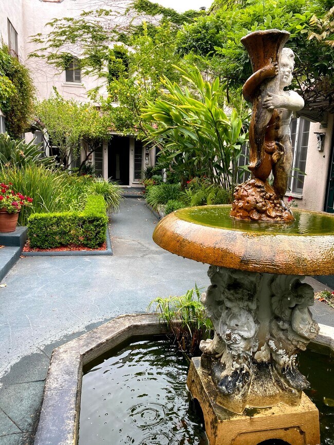 Photo - 1002-1012 1/2 N. Sweetzer Ave.