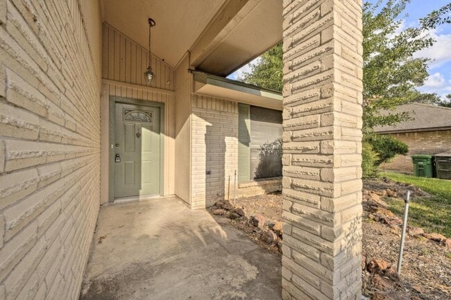 Photo - 2327 Shadbury Ct