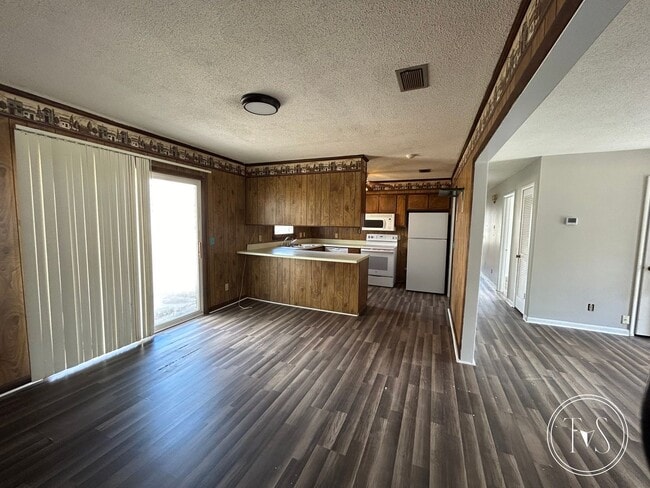 Photo - 720 Bacon Rd