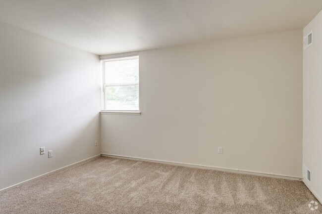 1BR, 1BA - 730SF - Belleville Pointe Apartments